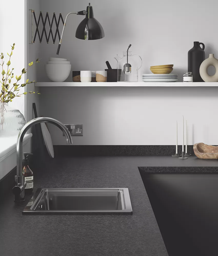 Wilsonart Midnight Granite Laminate Breakfast Bar 3000 X 900 X 38mm - Image 3