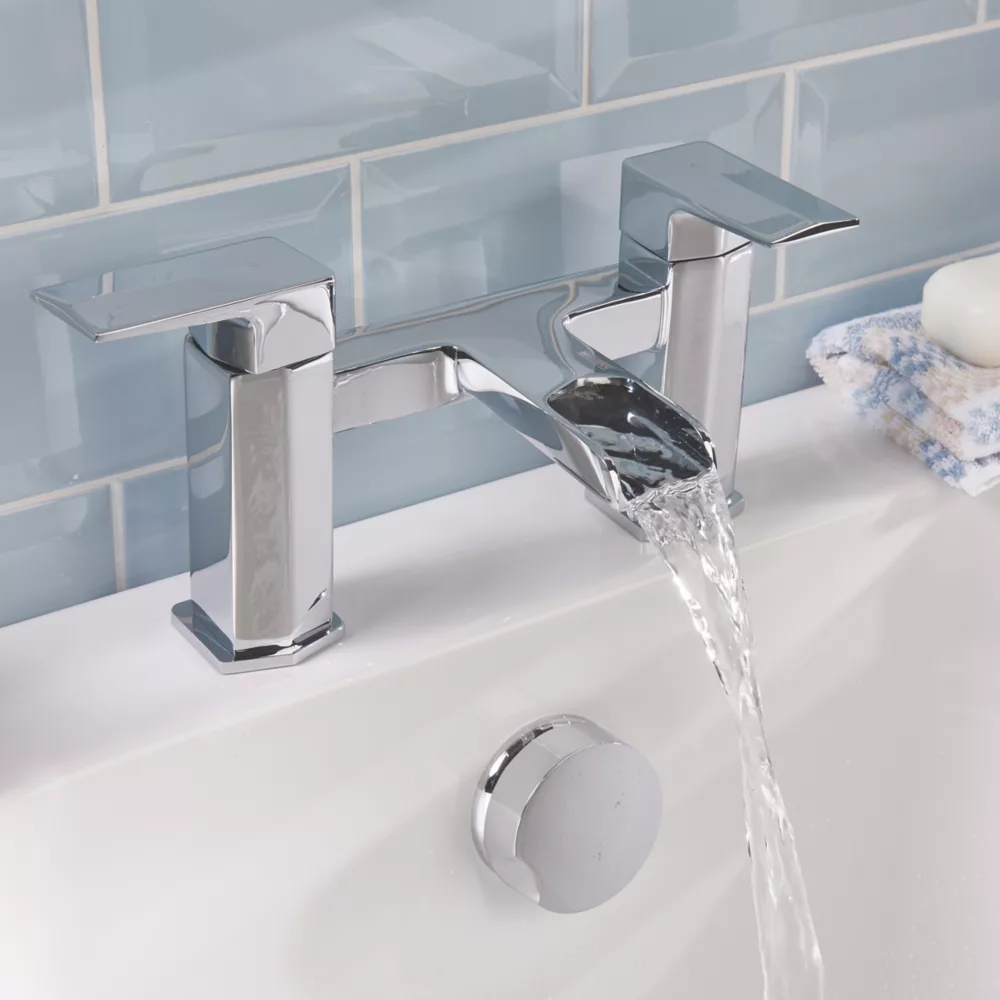 Bristan Elegance Waterfall Bath Filler - Image 3