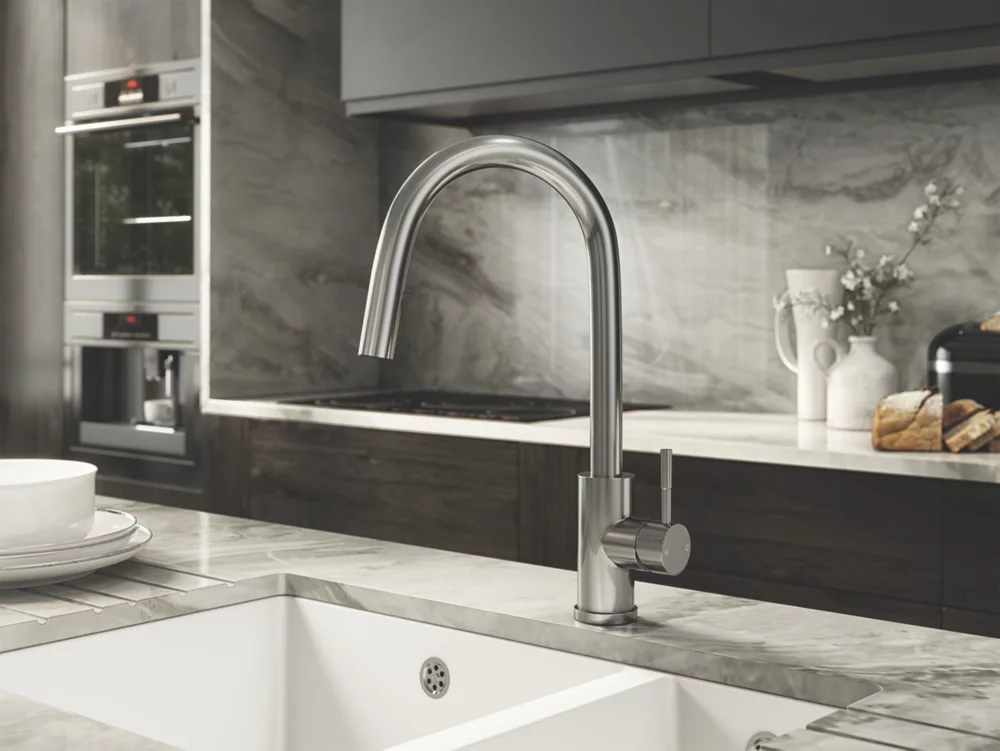 ETAL Velia Concealed Pull-Out Kitchen Mixer Tap Brushed Steel - Image 4