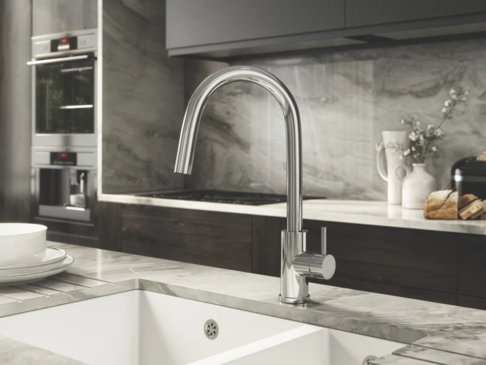 ETAL Velia Concealed Pull-Out Kitchen Mixer Tap Polished Chrome - Image 4